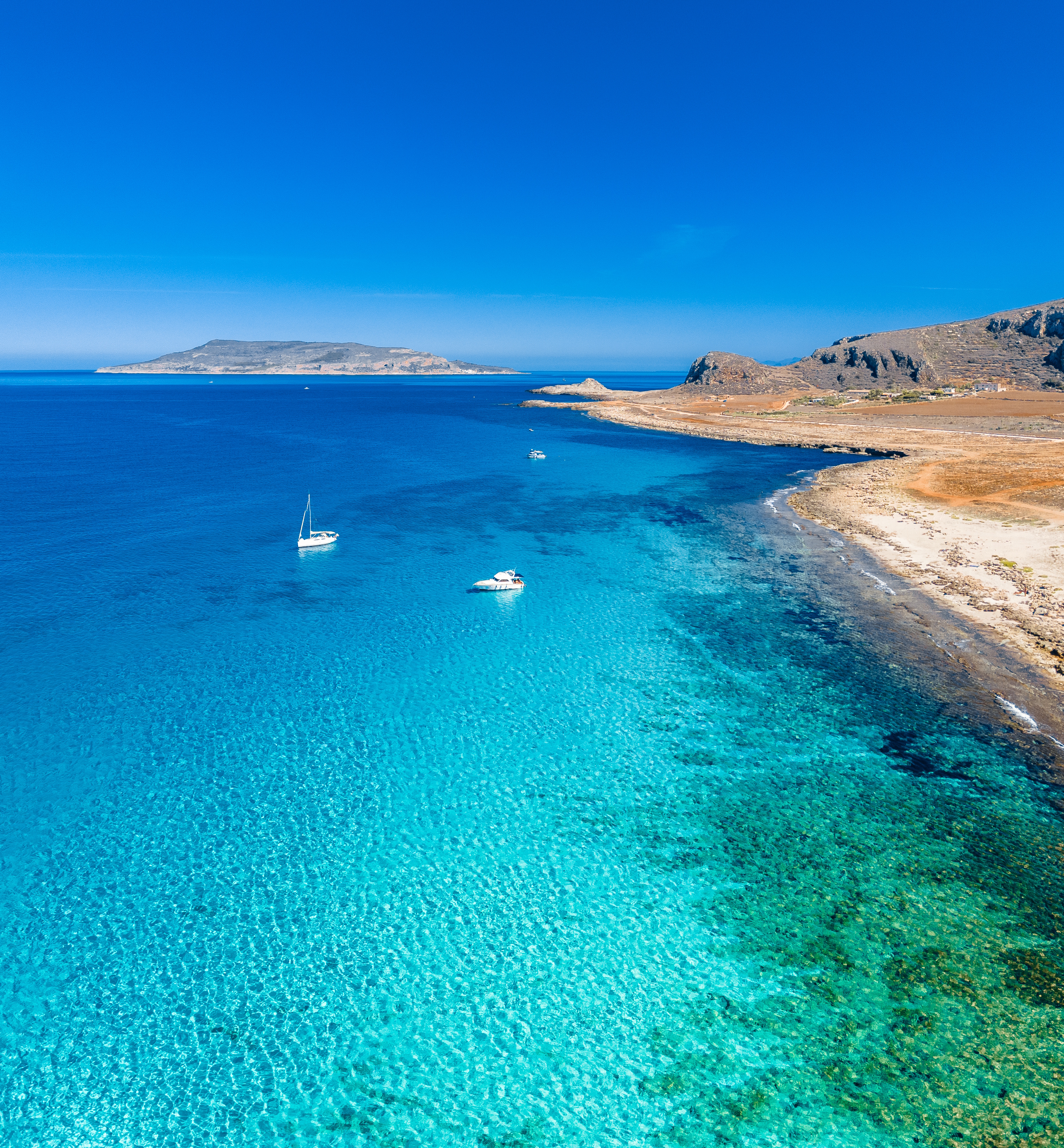 La costa e il mare di Favignana